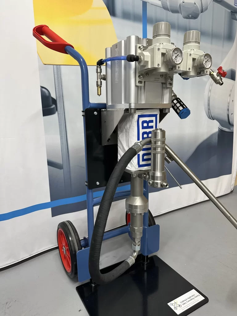 Comparaison des pompes basse et haute pression pour les applications de peinture industrielle